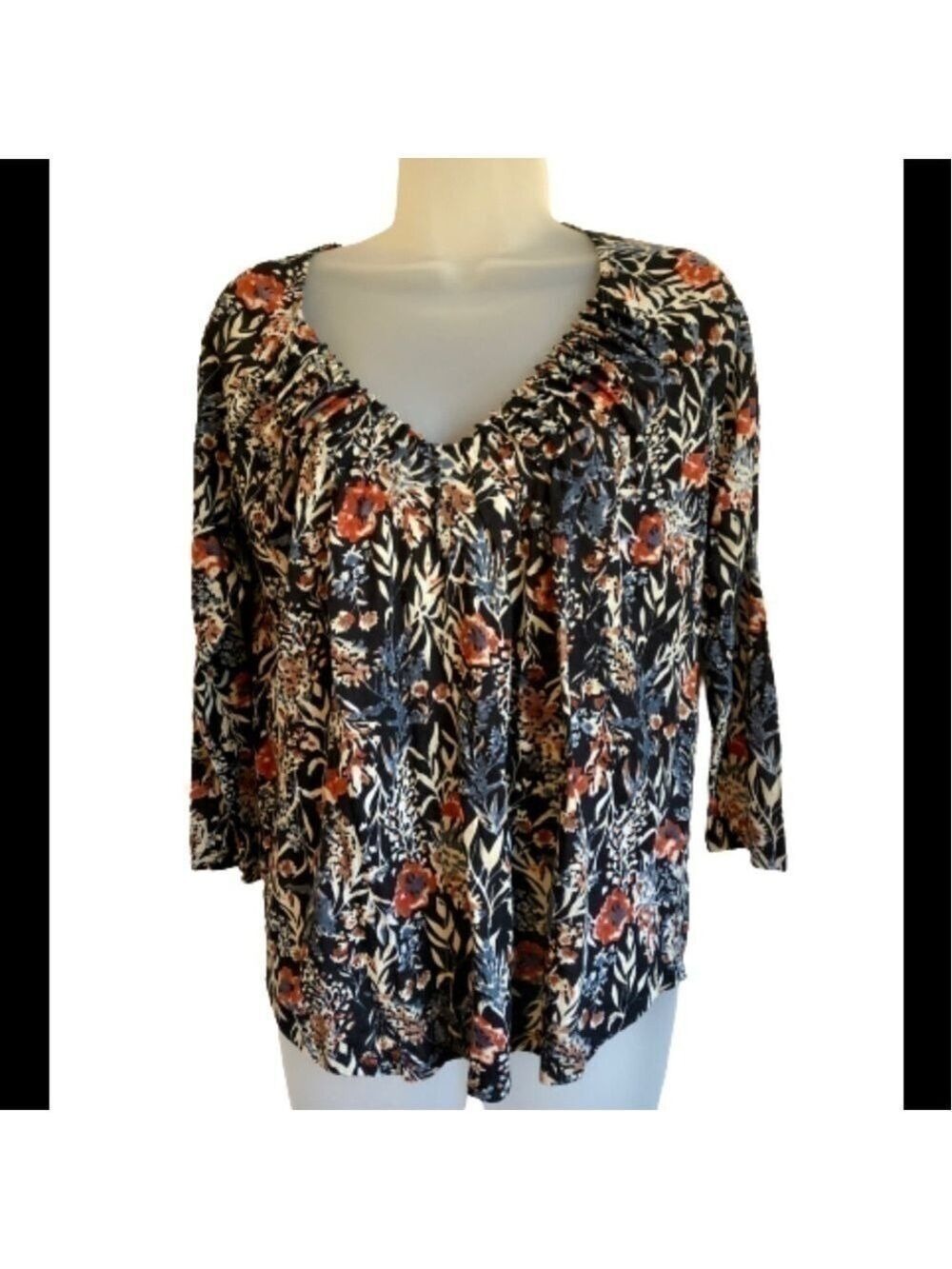 𝅺lucky Brand NWT floral Vneck pullover top size S